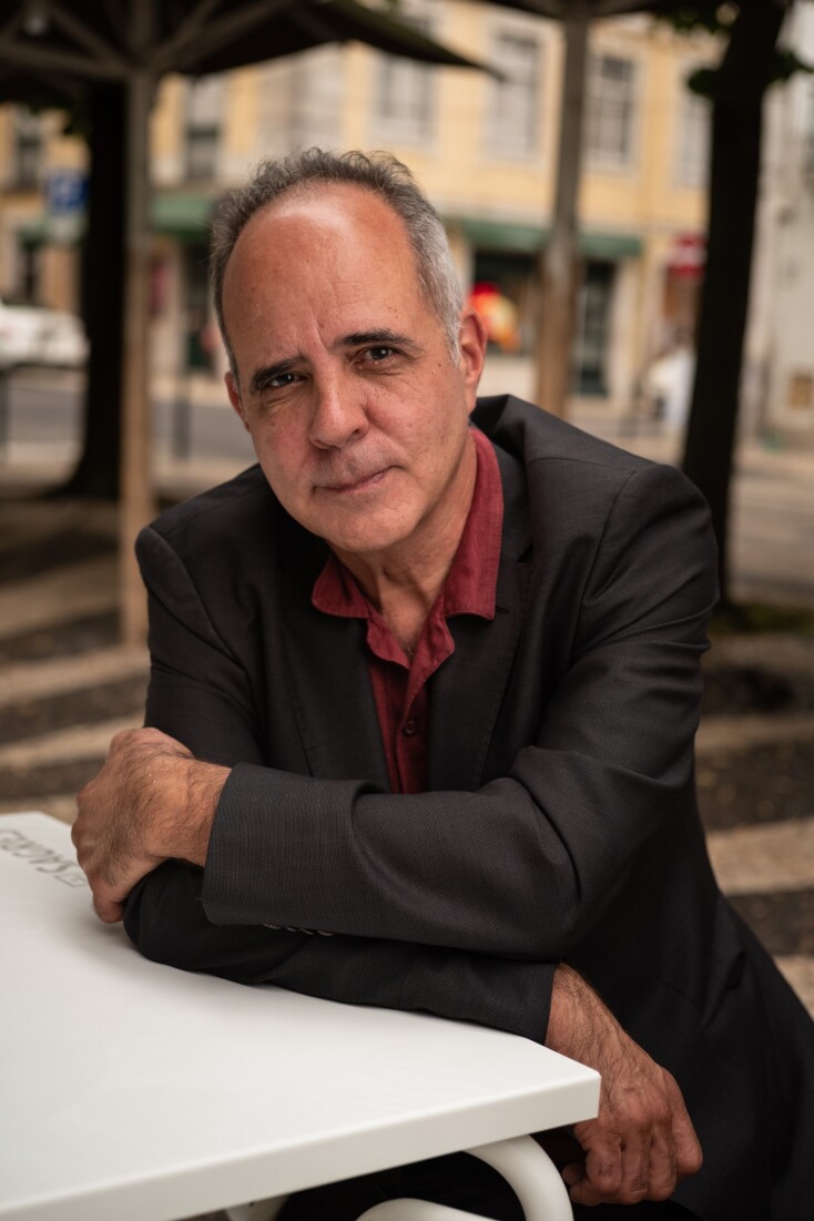 Ο συνθέτης Rodrigo Leao σε καφέ