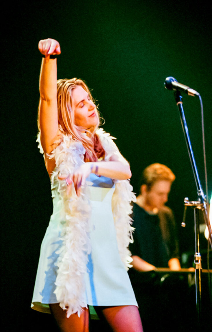 Στιγμιότυπο από τη συναυλία των Saint Etienne στην Αθήνα το 1994