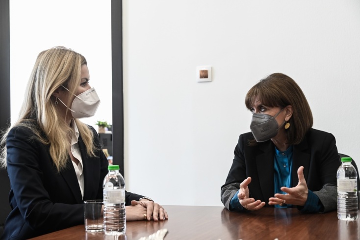 Στιγμιότυπο από την επίσκεψη της Προέδρου της Δημοκρατίας, Κατερίνας Σακελλαροπούλου, στο αντικαρκινικό νοσοκομείο «Άγιος Σάββας» 