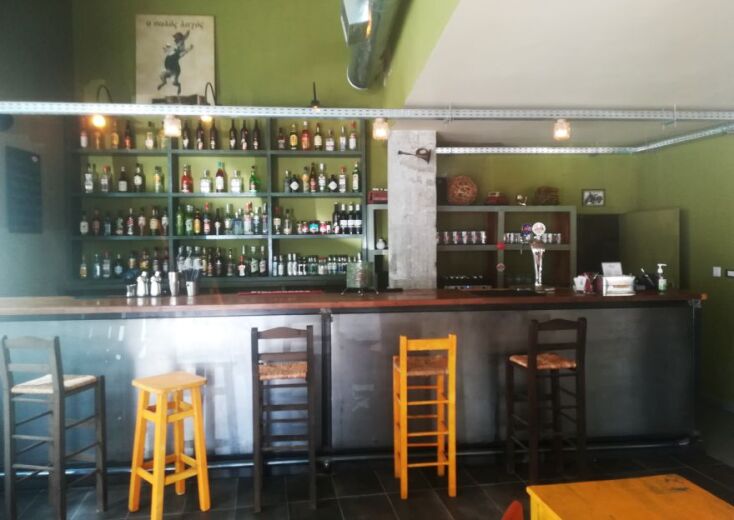 Ο Σαλός Λαγός μόλις άνοιξε στην Κυψέλη