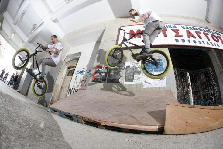 sapounas_barspin_wall_180.jpg