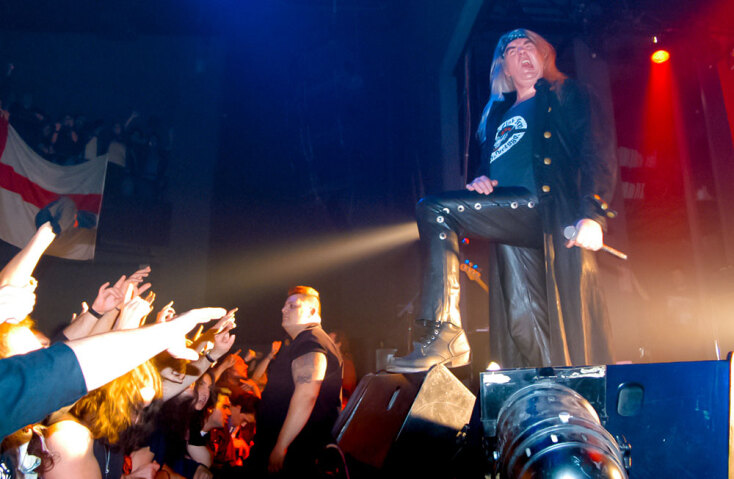 Στιγμιότυπο από τη συναυλία των Saxon στην Αθήνα το 2003