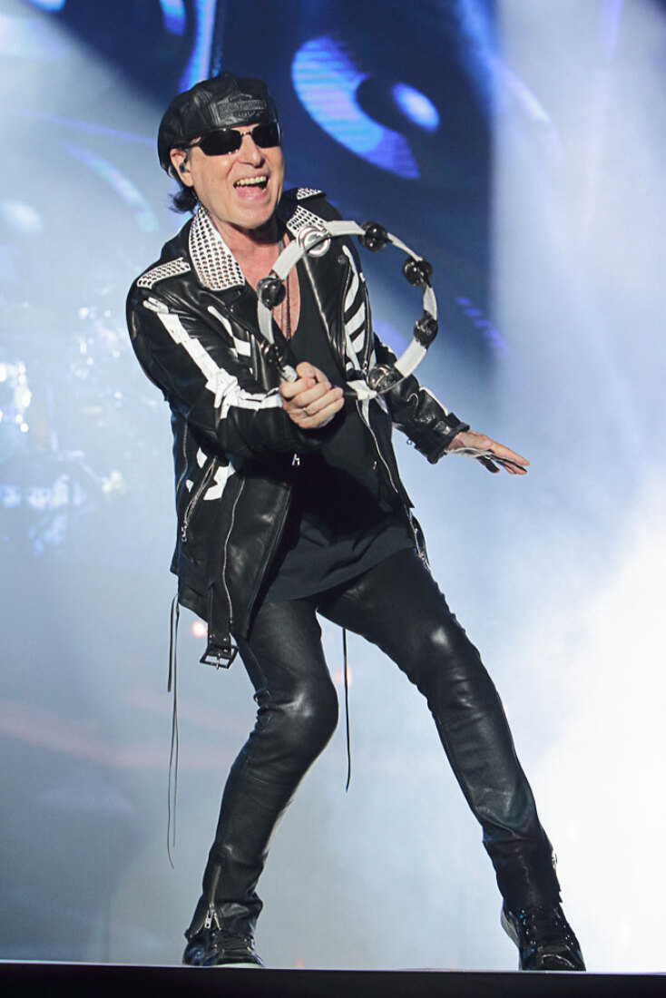 Στιγμιότυπο από τη συναυλία των Scorpions στο Καλλιμάρμαρο Στάδιο στην Αθήνα