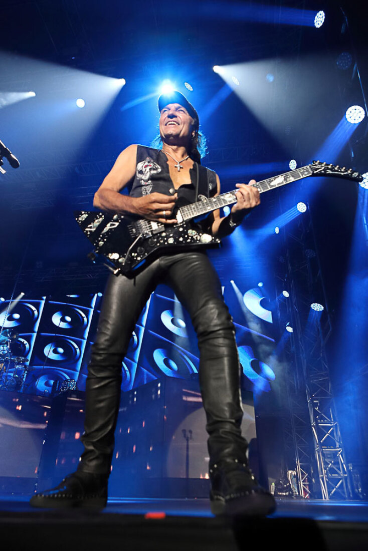 Στιγμιότυπο από τη συναυλία των Scorpions στο Καλλιμάρμαρο Στάδιο στην Αθήνα