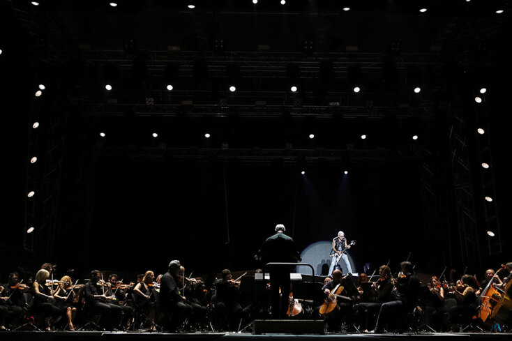 Στιγμιότυπο από τη συναυλία των Scorpions στο Καλλιμάρμαρο Στάδιο στην Αθήνα