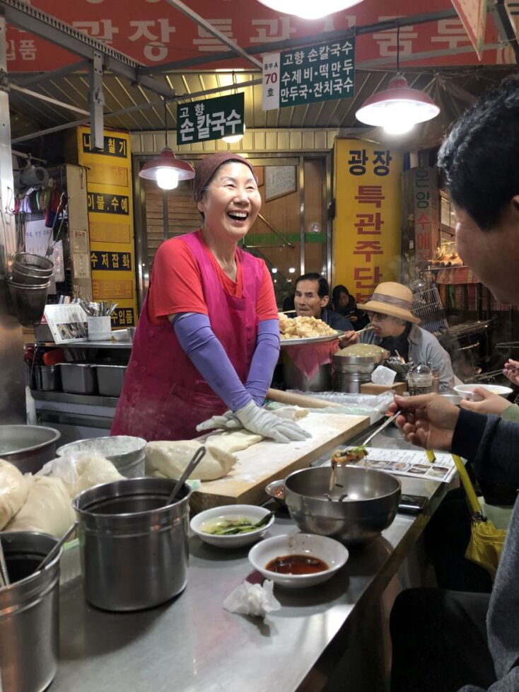 Ο Βασίλης Καλλίδης περιγράφει τα αγαπημένα του πιάτα από όλο τον κόσμο