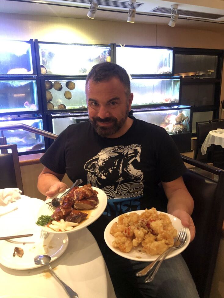 Ο Βασίλης Καλλίδης περιγράφει τα αγαπημένα του πιάτα από όλο τον κόσμο