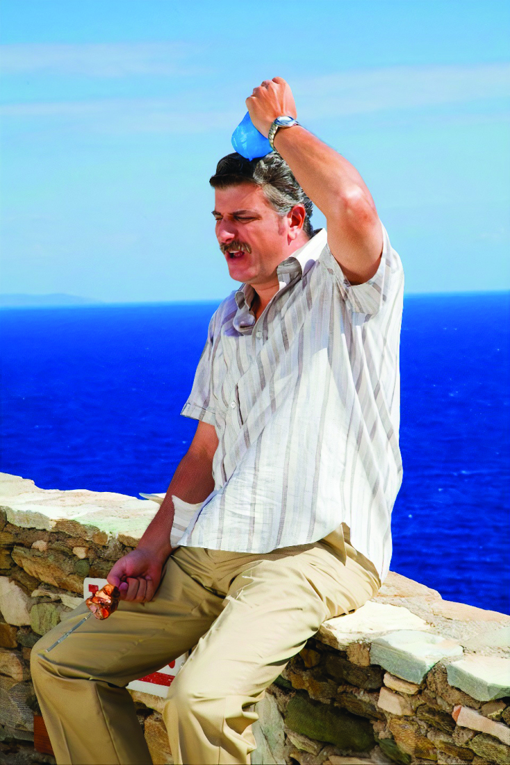 Ο ηθοποιός και σκηνοθέτης Βλαδίμηρος Κυριακίδης γραάφει στον Summer Guide για τη Σίφνο