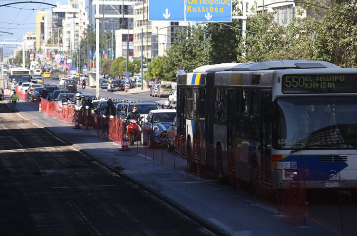 Σε μία λωρίδα κυκλοφορίας τα οχήματα στη Λεωφόρο Συγγρού λόγω έργων