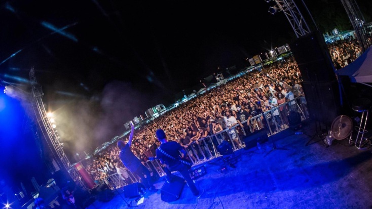 Το ροκ συγκρότημα Magic De Spell 