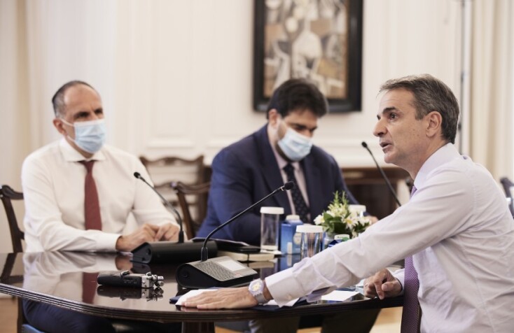 Ο Κυριάκος Μητσοτάκης στη Σύσκεψη Μαξίμου για τις εξελίξεις της πανδημίας © AΠΕ/ΔΗΜΗΤΡΗΣ ΠΑΠΑΜΗΤΣΟΣ