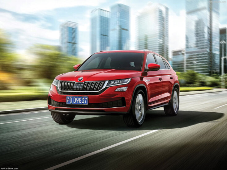 Κόκκινο αυτοκίνητο Skoda Kodiaq