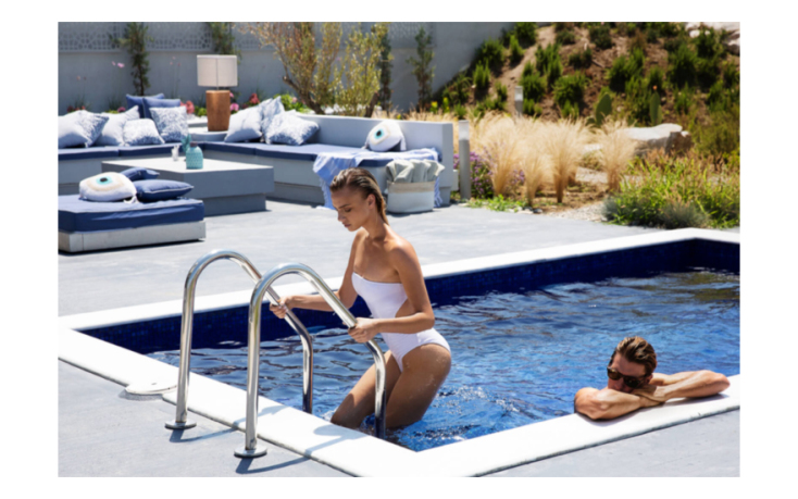 Το πολυτελές συγκρότημα του Soleado Luxury Villas εκτείνεται σε 15 στρέμματα ελαιώνων, στην Κασσάνδρα Χαλκιδικής και αποτελείται από 8 ξεχωριστές βίλες.