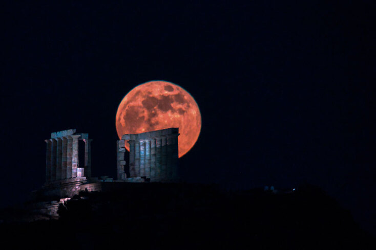Η υπερπανσέληνος του Μαΐου είναι σκέτη μαγεία στο Σούνιο