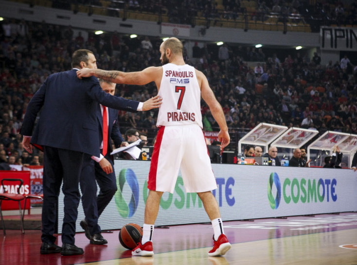 Ο Ντέιβιντ Μπλατ μαζί με τον αρχηγό του Ολυμπιακού, Βασίλη Σπανούλη