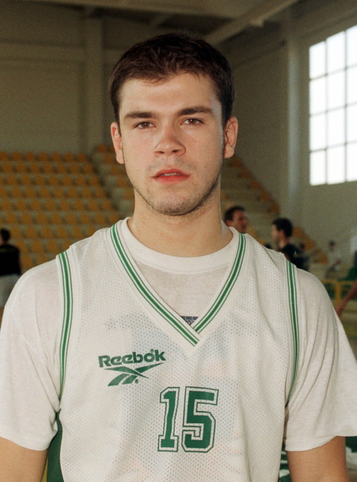 Ο Βασίλης Σπανούλης με τη φανέλα του Γ.Σ. Λάρισας