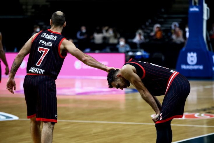 Βασίλης Σπανούλης και Κώστας Σλούκας με τη φανέλα του Ολυμπιακού