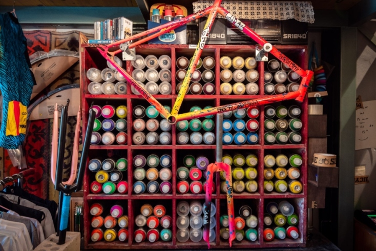 Στο εργαστήριο ποδηλάτων του Vicious Cycles Athens στην καρδιά της Αθήνας 