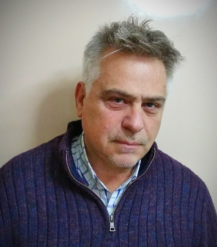 Ο γιατρός και συγγραφέας Στάθης Βλαχάκος