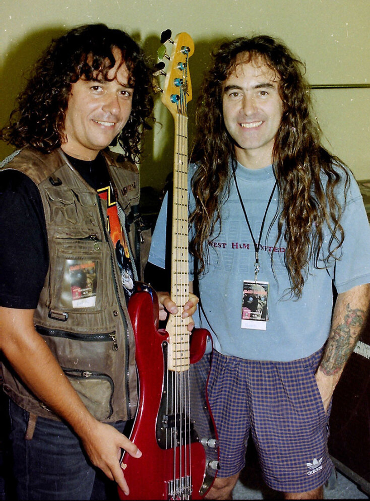 Ο Χρήστος Κισατζεκιάν με τον Steve Harris, ιδρυτή και μπασίστα των Iron Maiden, 1998