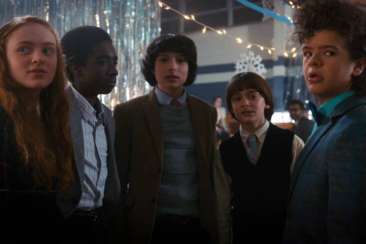 stranger-things-season-3-hub-hawkins-middle-school-dance-netflix.jpg