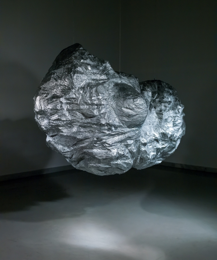 Στεφανία Στρούζα, το έργο της "212 Medea (Perpetual Silence Prevails in the Empty Space of Capital)" στο Μέγαρο Μουσικής