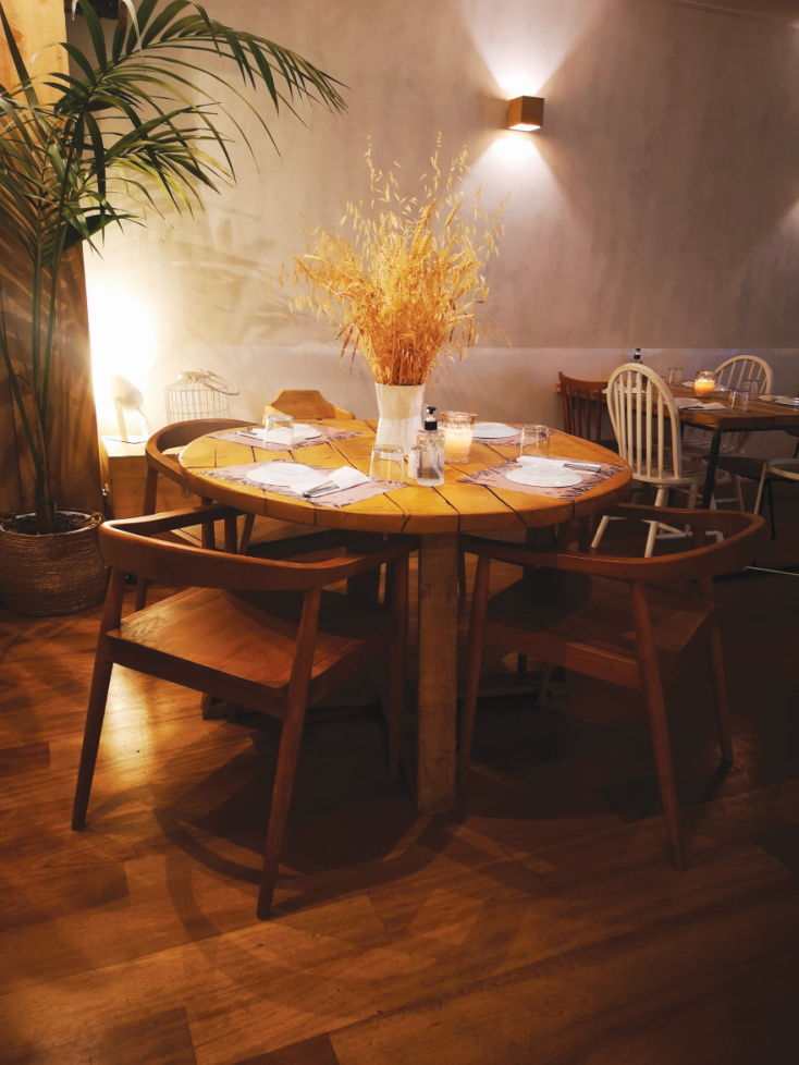 Φωτογραφία από το εσωτερικό του μπιστρό Σχινός.