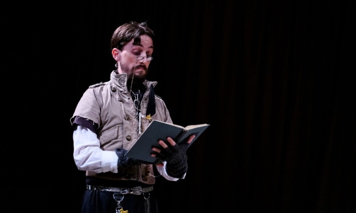 "Συμφορά από το πολύ μυαλό" του Αλεξάντρ Γκριμπογέντοφ, σε σκηνοθεσία Στάθη Λιβαθινού, στο θέατρο οδού Κυκλάδων - Λευτέρης Βογιατζής