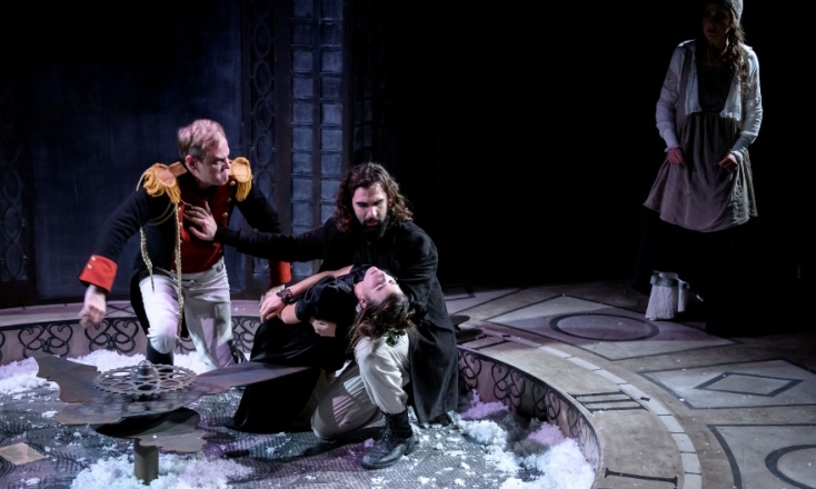 "Συμφορά από το πολύ μυαλό" του Αλεξάντρ Γκριμπογέντοφ, σε σκηνοθεσία Στάθη Λιβαθινού, στο θέατρο οδού Κυκλάδων - Λευτέρης Βογιατζής