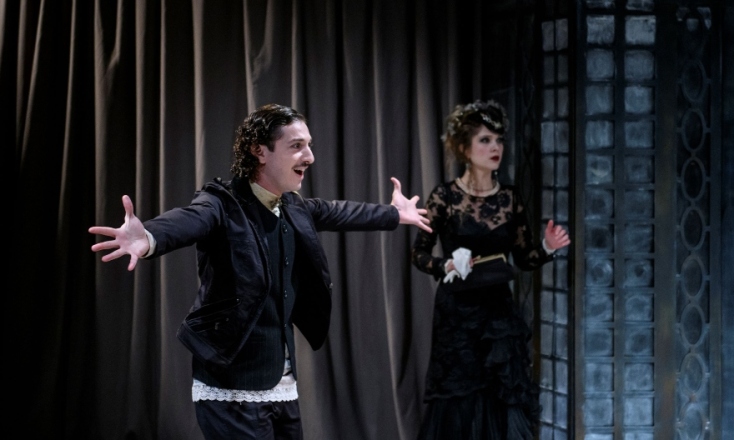 "Συμφορά από το πολύ μυαλό" του Αλεξάντρ Γκριμπογέντοφ, σε σκηνοθεσία Στάθη Λιβαθινού, στο θέατρο οδού Κυκλάδων - Λευτέρης Βογιατζής