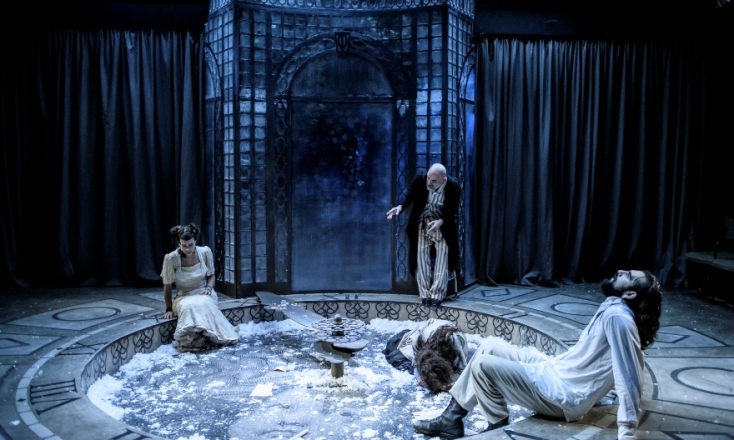 "Συμφορά από το πολύ μυαλό" του Αλεξάντρ Γκριμπογέντοφ, σε σκηνοθεσία Στάθη Λιβαθινού, στο θέατρο οδού Κυκλάδων - Λευτέρης Βογιατζής