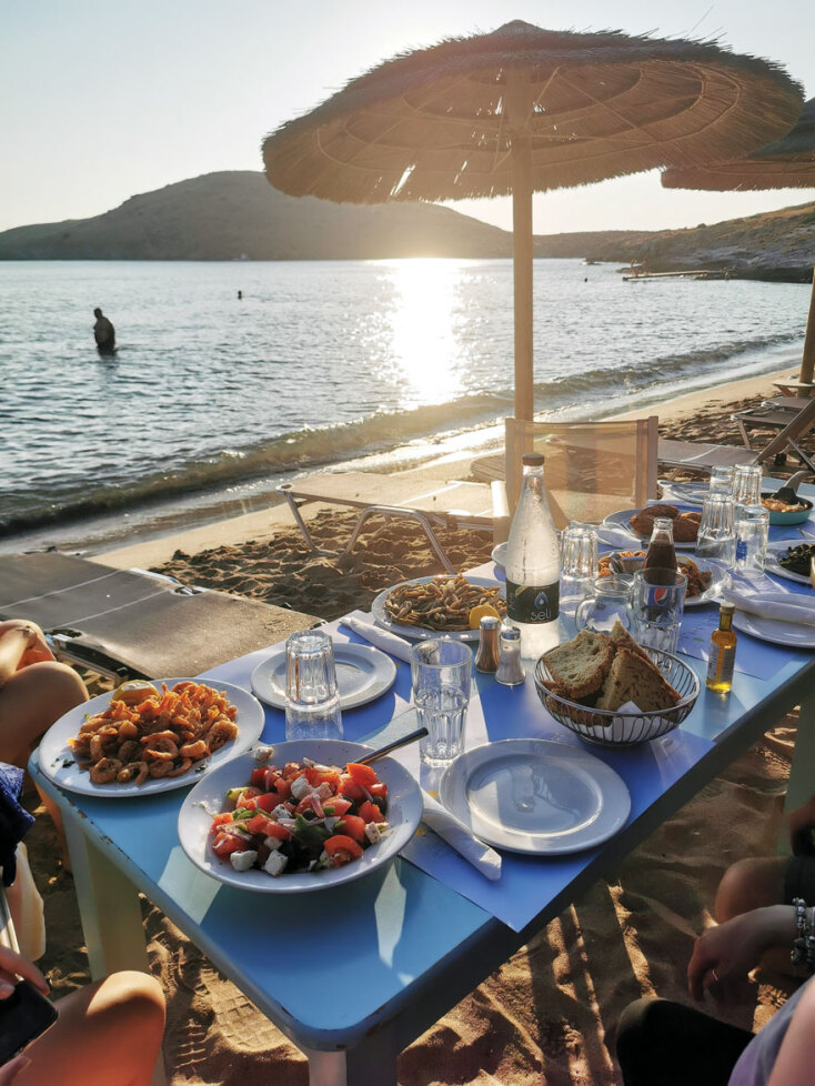 Σύρος. Ταβέρνα Δελφίνι