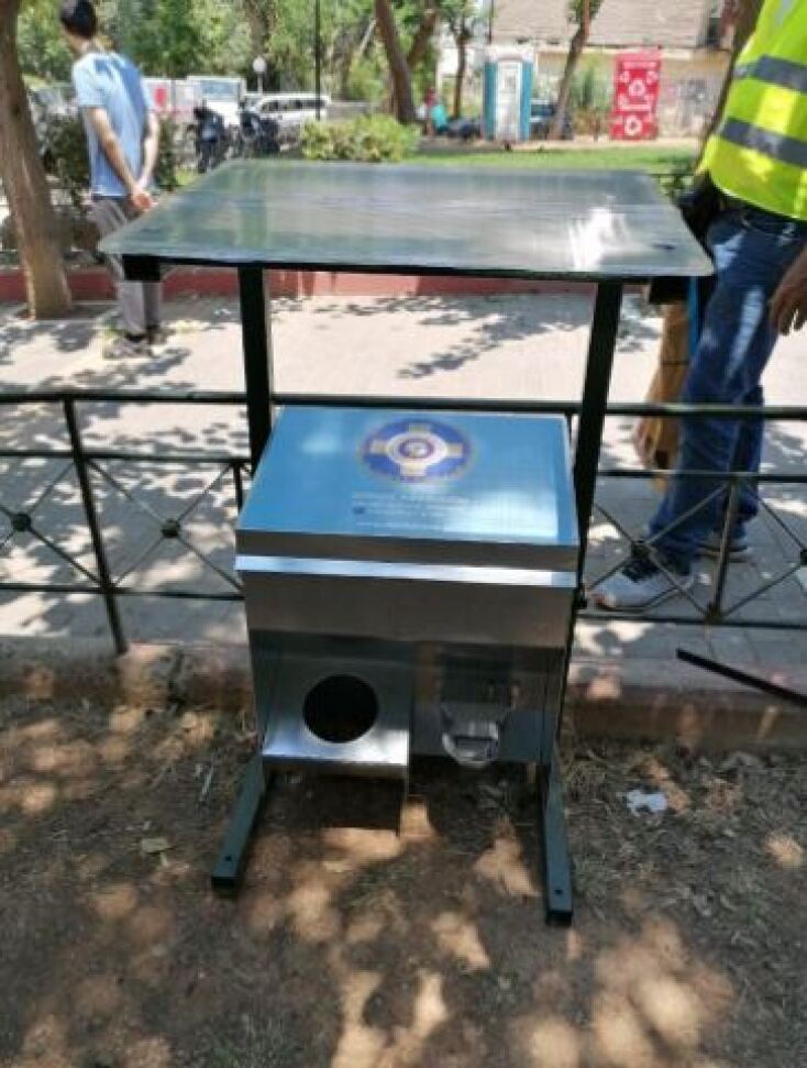 O δήμος Αθηναίων θα τοποθετήσει νέες ταΐστρες για αδέσποτα ζώα 