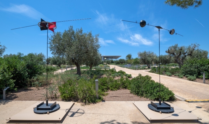 Αιολικά Σινιάλα - Πυροτεχνήματα στην έκθεση Takis: Κόσμος σε κίνηση στο ΚΠΙΣΝ