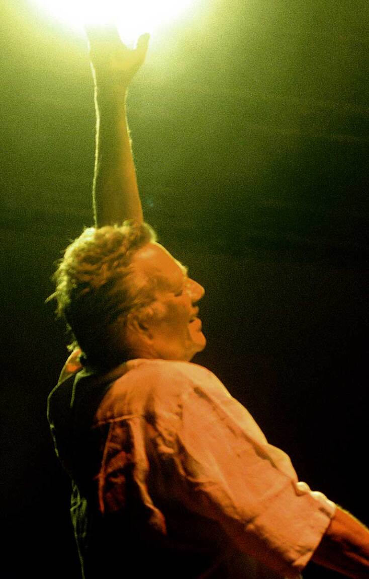 Στιγμιότυπο από τη συναυλία των Doors of the 21st Century στον Λυκαβηττό