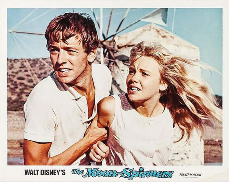 Φωτογραφία από την ταινία «Φεγγαρογνέματα», στο πλάνο ο Peter McEnery και η Hayley Mills