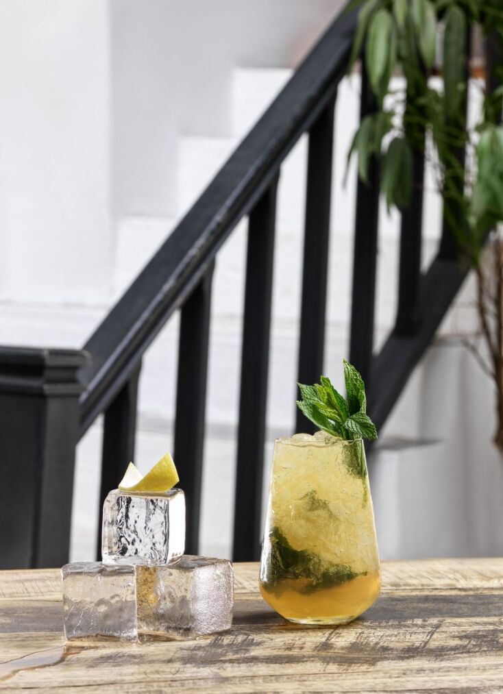 Δύο από τους καλύτερους έλληνες bartenders μοιράζονται τις αγαπημένες τους καλοκαιρινές συνταγές για cocktails