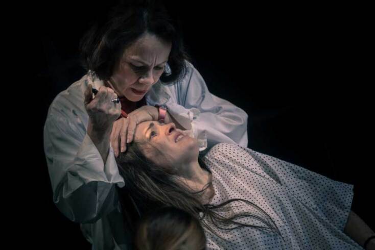 «Με λένε Έμμα» του Ντάνκαν ΜακΜίλαν από την Ομάδα Νάμα, σκην. Ελένης Σκότη @Σύγχρονο Θέατρο