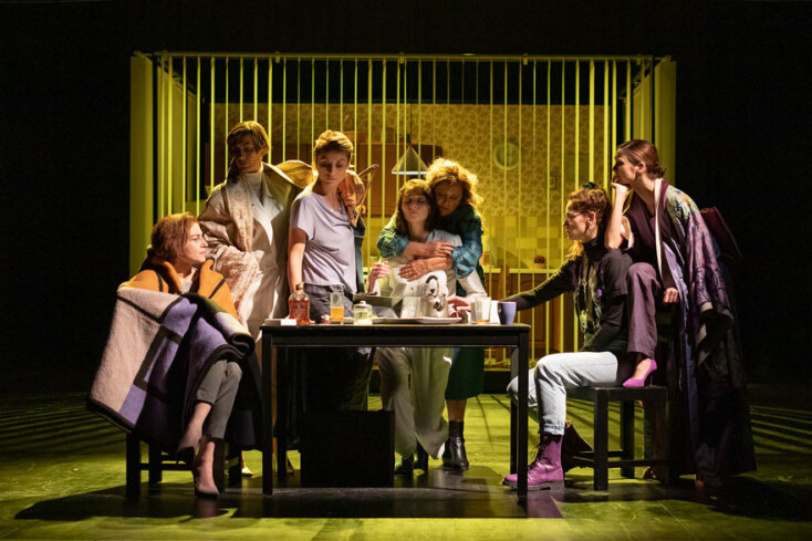 Top girls. Caryl Churchill. Σκηνοθεσία: Θωμάς Μοσχόπουλος. θέατρο ΠΟΡΤΑ