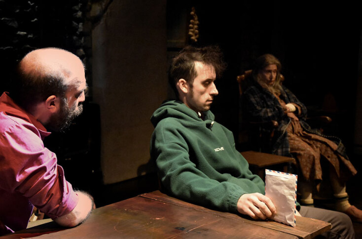 «Η Βασίλισσα της ομορφιάς», Μάρτιν ΜακΝτόνα, Επί Κολωνώ, Ομάδα Νάμα, Ελένη Σκότη