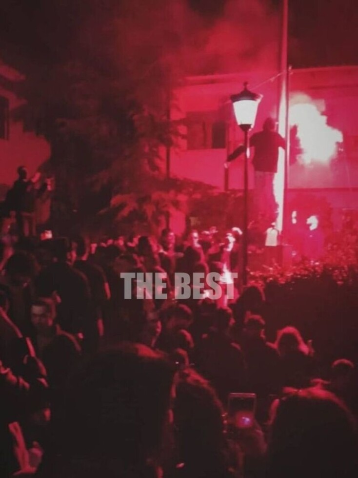 Καρναβαλικό κορωνοπάρτι στήθηκε στην περιοχή του Κάστρου στην Πάτρα