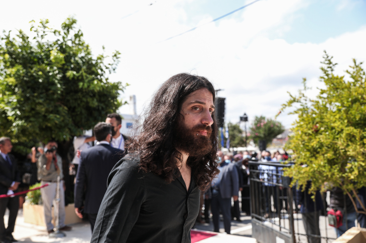 Συγγενείς του Μίκη Θεοδωράκη έφτασαν στον ιερό ναό