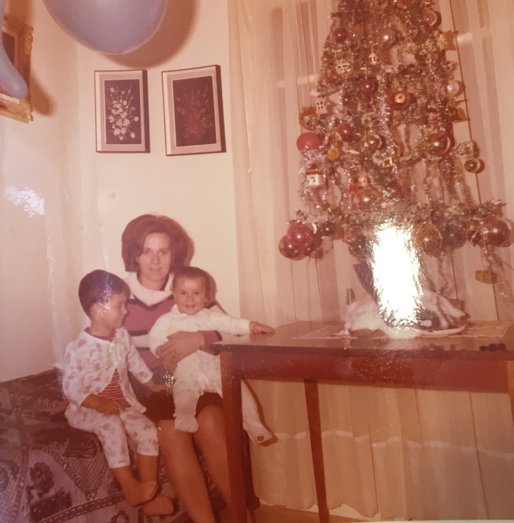 Ο Χάρης Θεοχάρης σε Χριστούγεννα των παιδικών του χρόνων