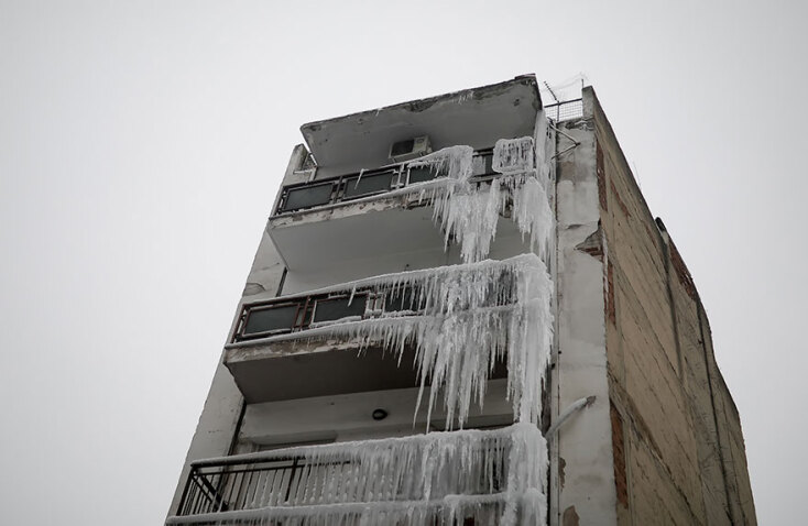 Σταλακτίκες σε πολυκατοικία της Θεσσαλονίκης