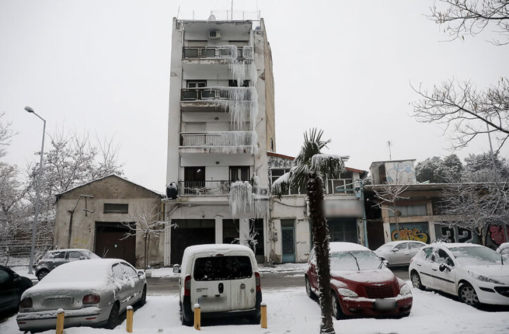 Σταλακτίκες σε πολυκατοικία της Θεσσαλονίκης