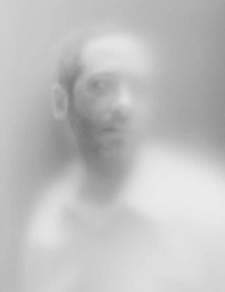 Άρης Αρμαγανίδης © Nikolay Biryukov / «Τρεις Αδερφές» του Άντον Τσέχοφ. Σκην.: Δημήτρης Ξανθόπουλος @ Στέγη Ιδρύματος Ωνάση