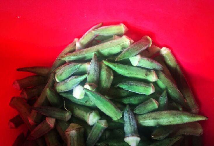 Κοτόπουλο με μπάμιες βήμα-βήμα