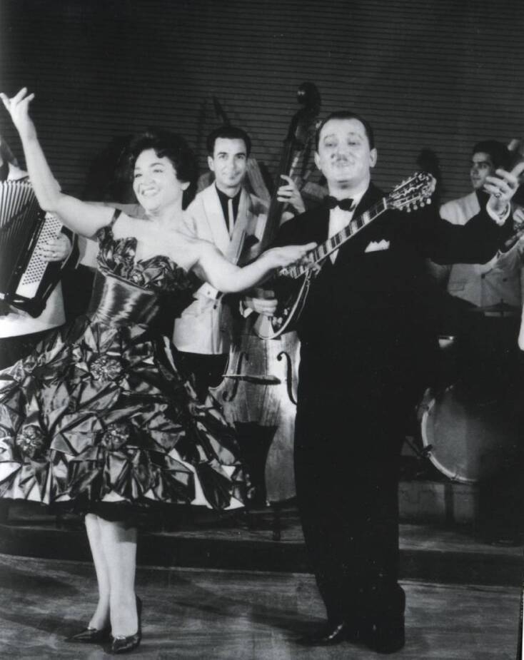 Η Μαίρη Λίντα με τον Μανώλη Χιώτη