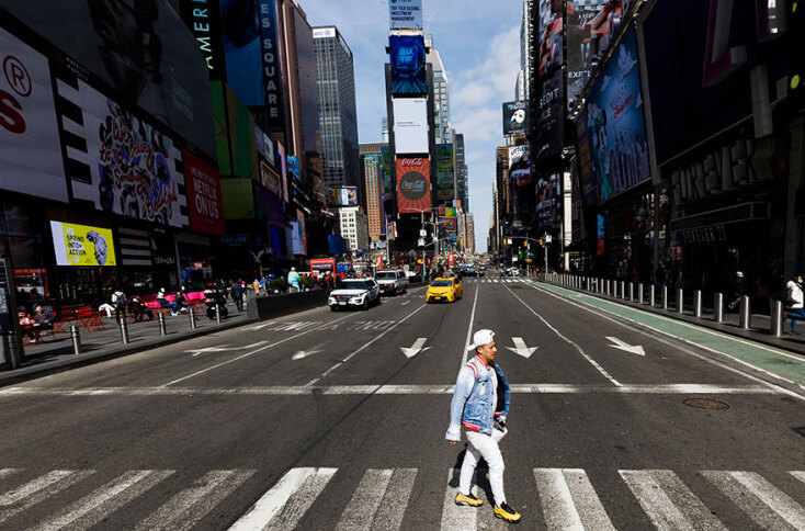 Κορωνοϊός: Ελάχιστος κόσμος στην Times Square της Νέας Υόρκης