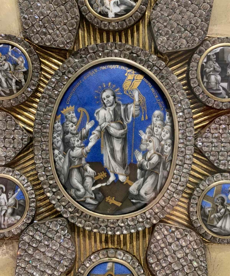 Ρωσικό ευαγγέλιο από την έκθεση "Το αρχιπέλαγος φλέγεται" στο Αρχαιολογικό Μουσείο Μυκόνου